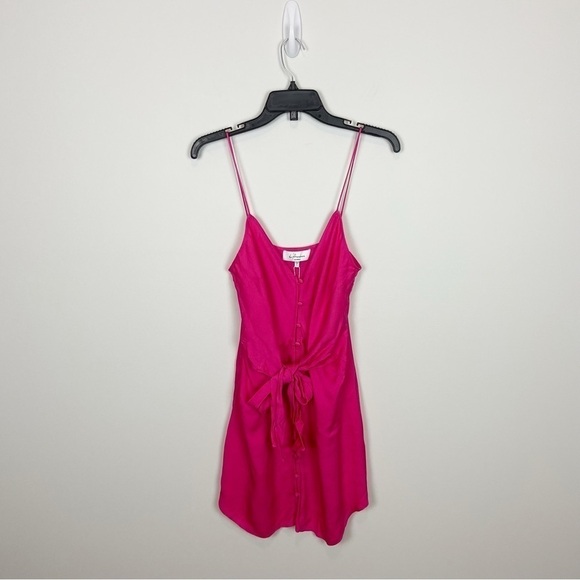 ❤️🔥3 FOR $50❤️🔥 L’Academie Terina Dress in Pink Size XS - Picture 2 of 11